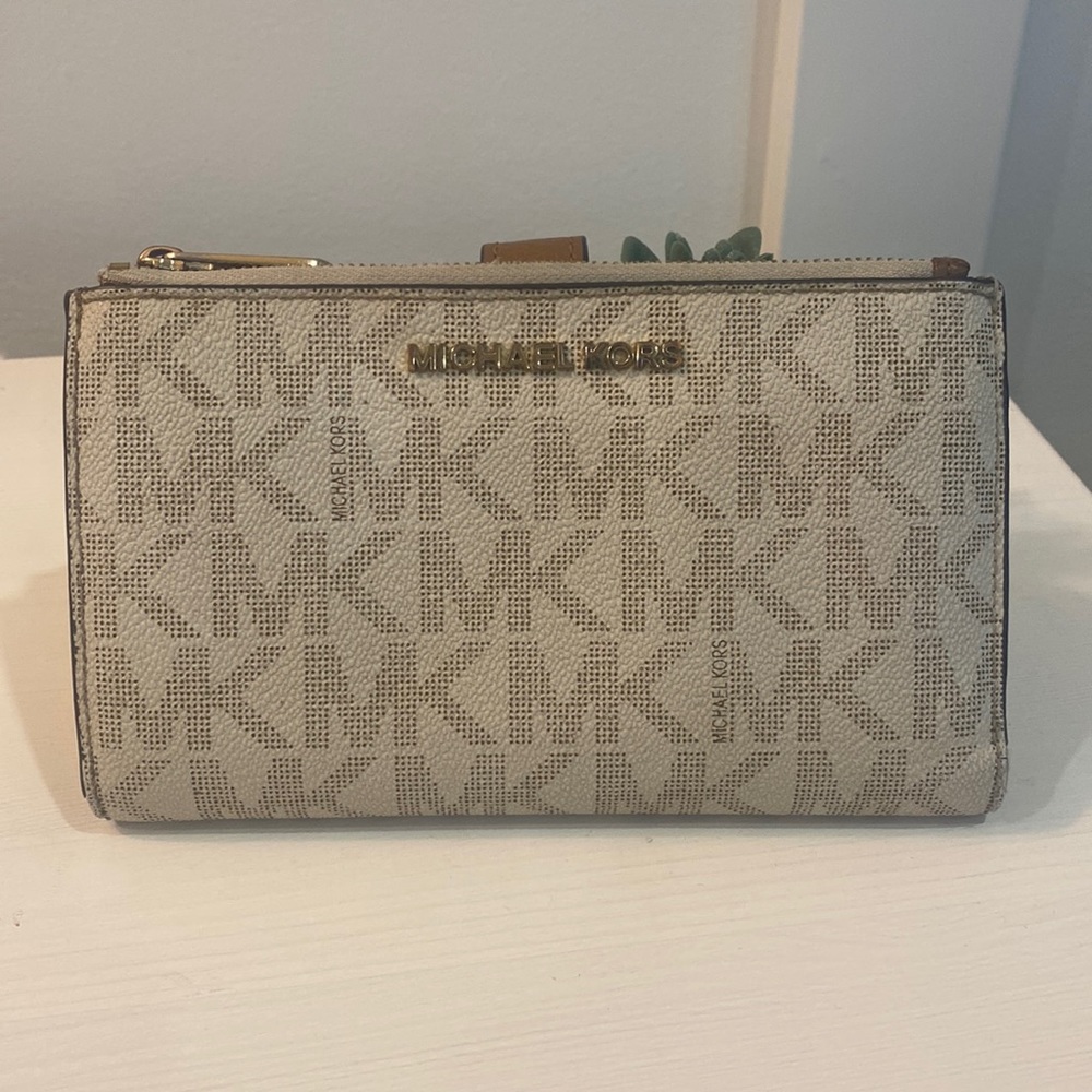 Micheal Kors Double Zip Wallet